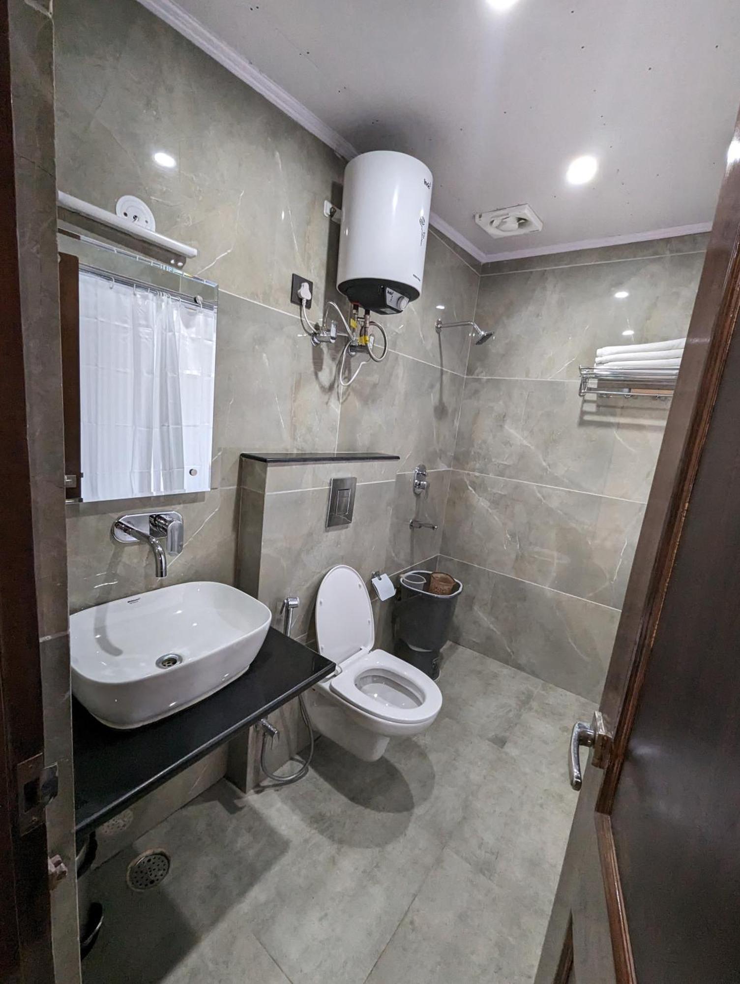 Himalayan Hideaway Bed & Breakfast ชิมลา ภายนอก รูปภาพ