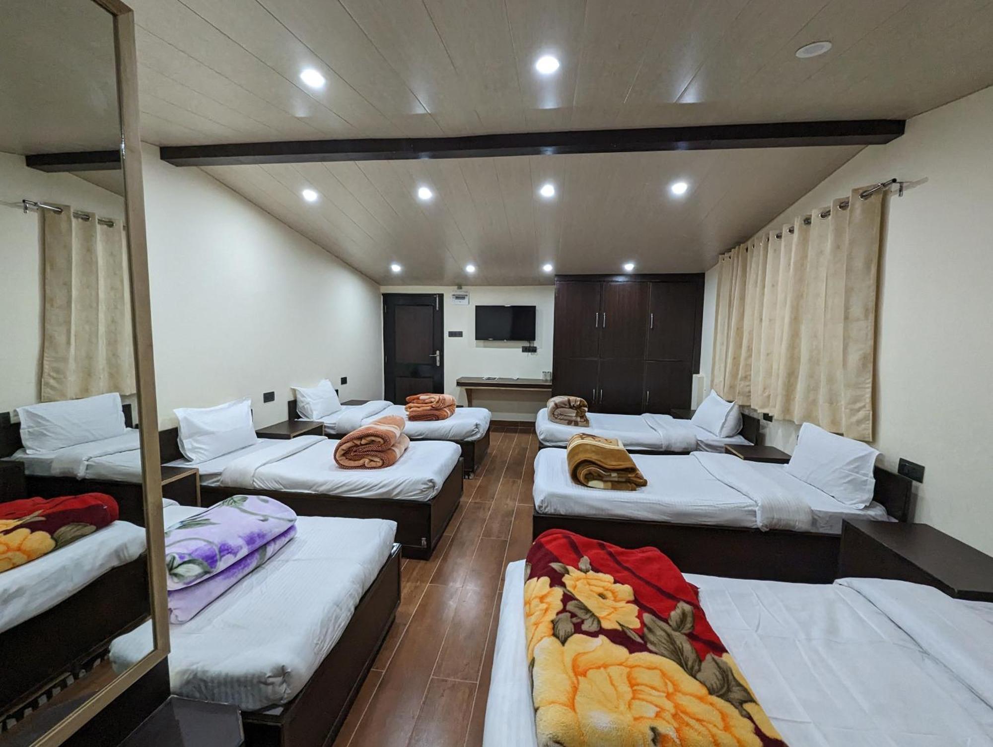 Himalayan Hideaway Bed & Breakfast ชิมลา ภายนอก รูปภาพ