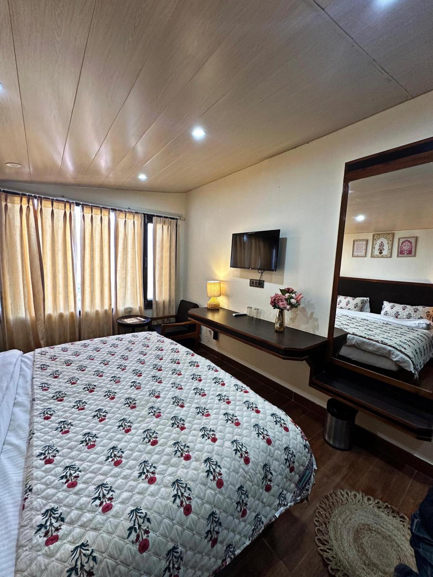 Himalayan Hideaway Bed & Breakfast ชิมลา ภายนอก รูปภาพ